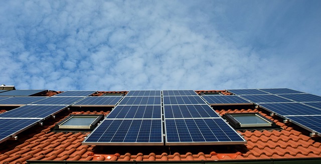 solární panely na střeše.jpg